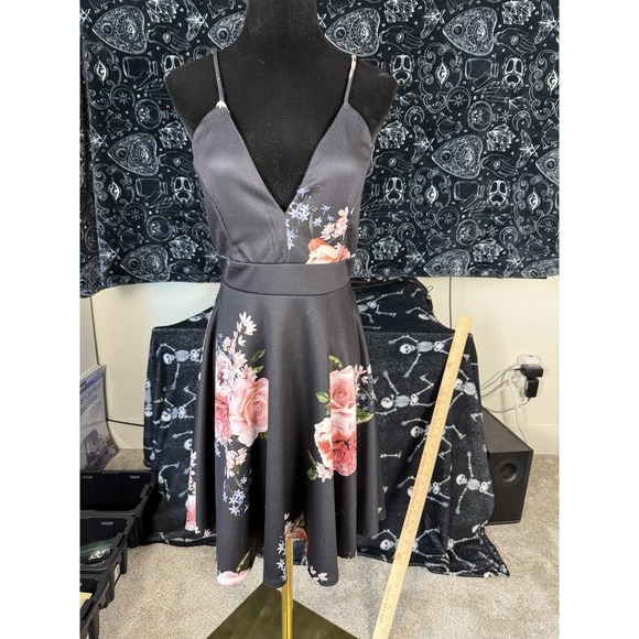 Medium Sized Navy Blue Floral Zipper Back Dress Low Cut Lace Back - Picture 1 of 8